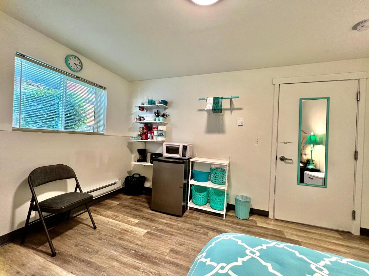 Private Room With Shared Bathroom On The 1St Floor 10 Minutes Walk To University Of Washington سياتل المظهر الخارجي الصورة