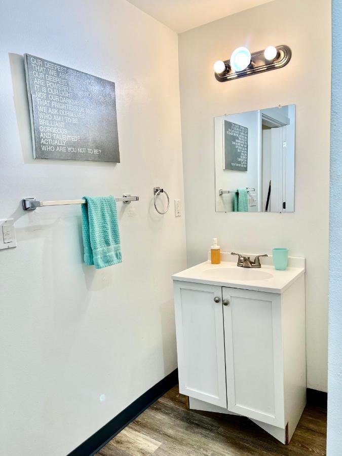 Private Room With Shared Bathroom On The 1St Floor 10 Minutes Walk To University Of Washington سياتل المظهر الخارجي الصورة